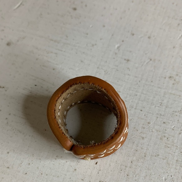 Western Faux Leather Scarf Ring NEW - Picture 3 of 3